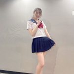 Happink Lip Makeup・姫川さやね、セーラー服から水着見せつけ！「天才の発想！！」「素敵すぎる」