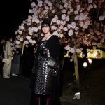 平田梨奈、妖艶な眼差しで美バスト大胆見せつけ！