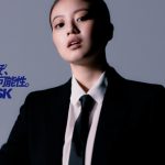 今田美桜、スーツ姿で華麗なウォーキングを披露！「SCSK」TVCMに出演