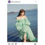 生見愛瑠、ミニ丈ドレスで肩出し＆美脚披露！「何回見ても最高だよ」