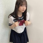 Peel the Apple・黒嵜菜々子、高校卒業後のセーラー服ショットに反響ぞくぞく！「いつまでも現役気分で行こ〜！」