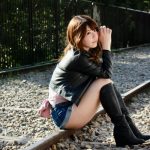 レースクイーン・永原芽衣、ミニ丈デニムから美脚披露！