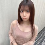 NMB48・貞野遥香、シースルースカートから美脚チラリ
