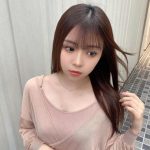 NMB48・貞野遥香、シースルースカートから美脚チラリ