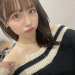 SKE48・佐藤佳穂、気になるオフショルニット姿にファンどぎまぎ「ハマりにきちゃえば」