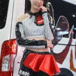 【写真特集 9枚】レースクイーン・橘香恋、美脚あらわなコスチュームに熱視線！＜東京オートサロン2022＞