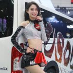 【写真特集 9枚】レースクイーン・橘香恋、美脚あらわなコスチュームに熱視線！＜東京オートサロン2022＞