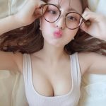 竹内星菜、自慢のくびれボディをバックショットで披露!「可愛さ満点」「くびれもお美しい」