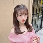 NMB48・上西怜、オフショルピンクニットで魅せる透明肌に釘付け！