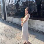 石川恋、夏にぴったりな楊柳シャーリングワンピ姿のオフショットを公開