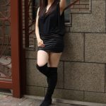 レースクイーン・今田希(dela)、セクシーなミニスカコーデで美脚アピール！ 「ヘルシーな色気をどんどん出していきたい。目標はソロの写真集やDVDを出すこと」