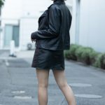 ハイトーンショートが鮮やかな藤本南(dela)、セクシーなブラックコーデで 絶対領域アピール！「これから韓国っぽい雰囲気を目指していきたい」