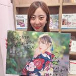 藤江れいな、古賀成美が思い出深い大阪の書店でカレンダー発売イベントを開催