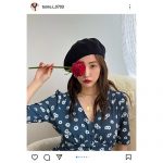 板野友美、ベレー帽×ワンピース姿のオフショット多数公開「何枚目が好き？」