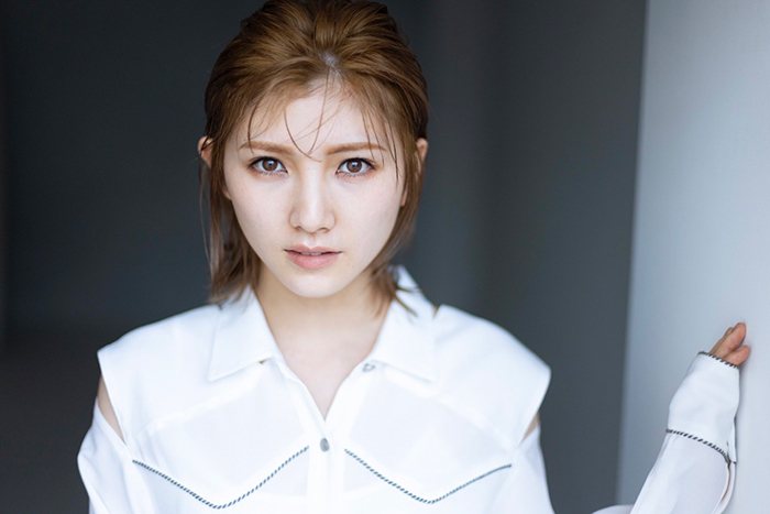 岡田奈々、10周年記念コンサート急遽追加公演開催決定