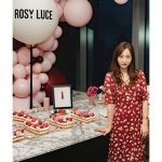 板野友美、念願だった自身のブランドを設立！華やかなワンピース姿をお披露目