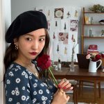 板野友美、ベレー帽×ワンピース姿のオフショット多数公開「何枚目が好き？」