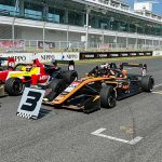 レースクイーン・霧島聖子、セクシーすぎるミニ丈衣装でネコ耳ショット公開！