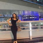 石川恋、『THE 渋谷の夜』で撮影した大人の色気溢れる黒リブニットワンピ姿を公開