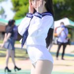 【写真 6枚】FariaClown・金子明日香、脱ぎかけパーカーのセクシーポーズで魅了！＜近代麻雀水着祭2022＞