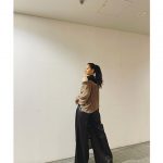 新木優子、惜しげもなくさらした肩出し私服ショットを公開！「アンニュイな雰囲気で素敵」「美しすぎて言葉がでない」