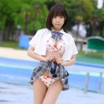 【写真特集 10枚】COLOR’z・風愛ことり、制服まくったイチゴ柄ビキニで照れ笑い＜近代麻雀水着祭2022＞