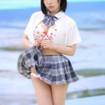 【写真特集 10枚】COLOR’z・風愛ことり、制服まくったイチゴ柄ビキニで照れ笑い＜近代麻雀水着祭2022＞