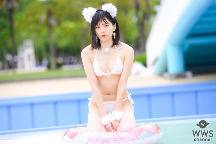 【写真 5枚】胡椒あや、フワフワな白猫ビキニで視線釘付け！＜近代麻雀水着祭2022＞