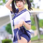 【写真特集 12枚】Teamくれれっ娘！・守道小粋、セーラー服からビキニチラリの誘惑ポーズで悩殺！＜近代麻雀水着祭2022＞