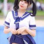 【写真特集 12枚】Teamくれれっ娘！・守道小粋、セーラー服からビキニチラリの誘惑ポーズで悩殺！＜近代麻雀水着祭2022＞