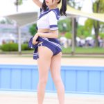 【写真特集 12枚】Teamくれれっ娘！・守道小粋、セーラー服からビキニチラリの誘惑ポーズで悩殺！＜近代麻雀水着祭2022＞