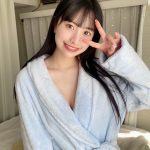 藤川らるむ、ポニーテールのオフショットで美谷間チラリ「らるむお姉さま美しい！」