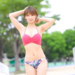 【写真特集 8枚】小坂田純奈、美麗なくびれボディを大胆披露！＜近代麻雀水着祭2022＞