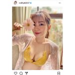 長月翠、ふんわり美バストを見せつける「セクカワ」なオフショットにファン歓喜！