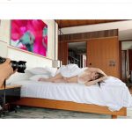 【写真20枚】中川翔子、赤ビキニや白ランジェリーで撮影に臨む写真集オフショット大量公開！