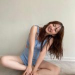 鈴木愛理、ミニ丈ショートパンツで大胆肌見せ！満面の笑顔に「可愛い！」の声殺到
