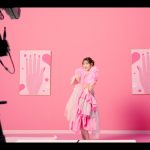 鈴木愛理、新曲「ハートはお手上げ」の撮影メイキング＆インタビュー映像が公開