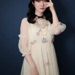 【写真特集 10枚】白井美春、キツネ耳×巫女コスで『絶対領域』チラ見せ!<近代麻雀水着祭2022>