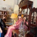 HKT48・田中美久、透け感ドレスから美脚披露のオフショットに歓喜の声！「破壊力えぐすぎる」