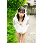 #ババババンビ・宇咲、パーカー越しに美谷間チラリなセクシーショットで「おはよう！起きてたっ？」