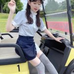 渡辺美優紀、ミニ丈ゴルフウェアで美脚チラリ！