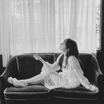 平祐奈が原色美少女図鑑登場！雰囲気のあるモノクロショットに「まるで絵画みたい」の声