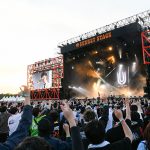 【ライブレポート】 UNISON SQUARE GARDENが極上の音を夕焼けの空に重ね合わせる極上ステージを披露！ ＜JAPAN JAM 2022＞