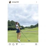 みちょぱ、超ミニスカのゴルフウエア姿で際立つ脚線美！