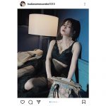 益若つばさ、セクシーすぎる黒レースのランジェリー姿を公開！