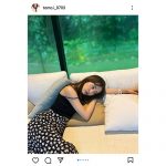 板野友美、キャミソール姿で寝転がるショットに「色っぽい」の声