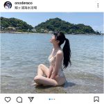 真っ白なキャンバス・小野寺梓、ポニーテールに透明感あふれる水着ショットを公開！