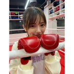 島崎遥香、キックボクシングオフショットを公開した
