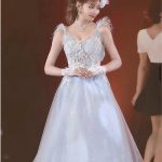 明日花キララ、「札幌コレクション」で豪華なシースルードレスを披露！