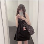 元サイサイのすぅ、ほっそり二の腕を見せノースリワンピ披露！